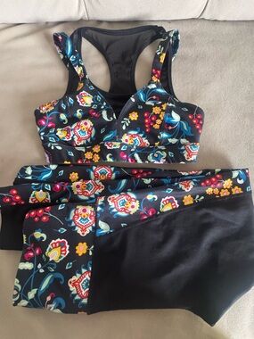 JoyLab Black Floral Print Racerback Sports Bra and Leggings Set